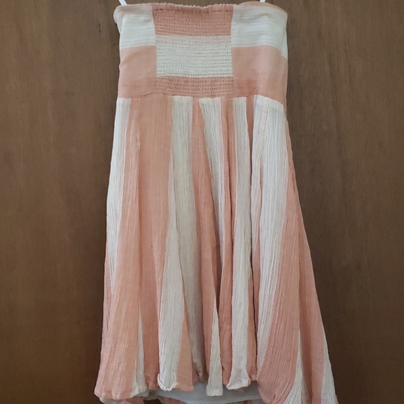 UO Kimchi Blue Strapless Dress - Picture 3 of 4